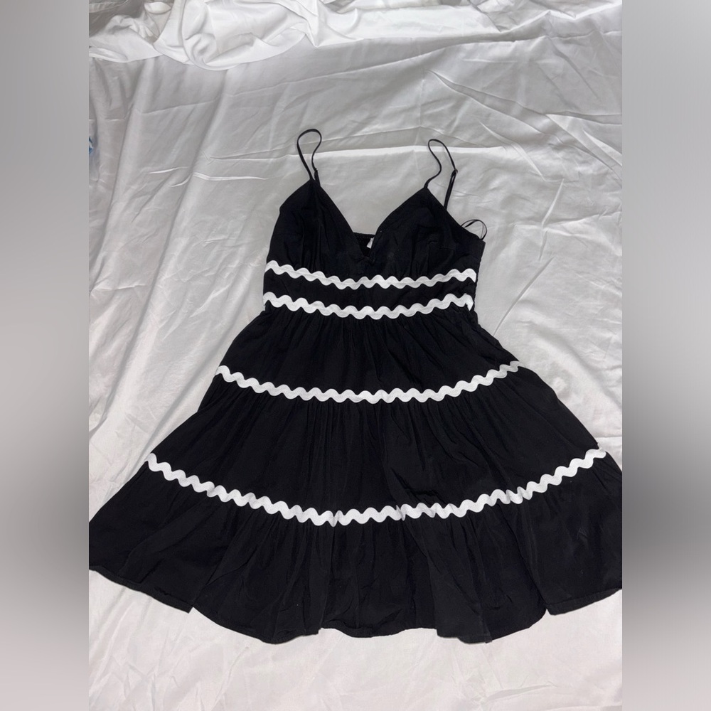 Vestique black and white mini dress